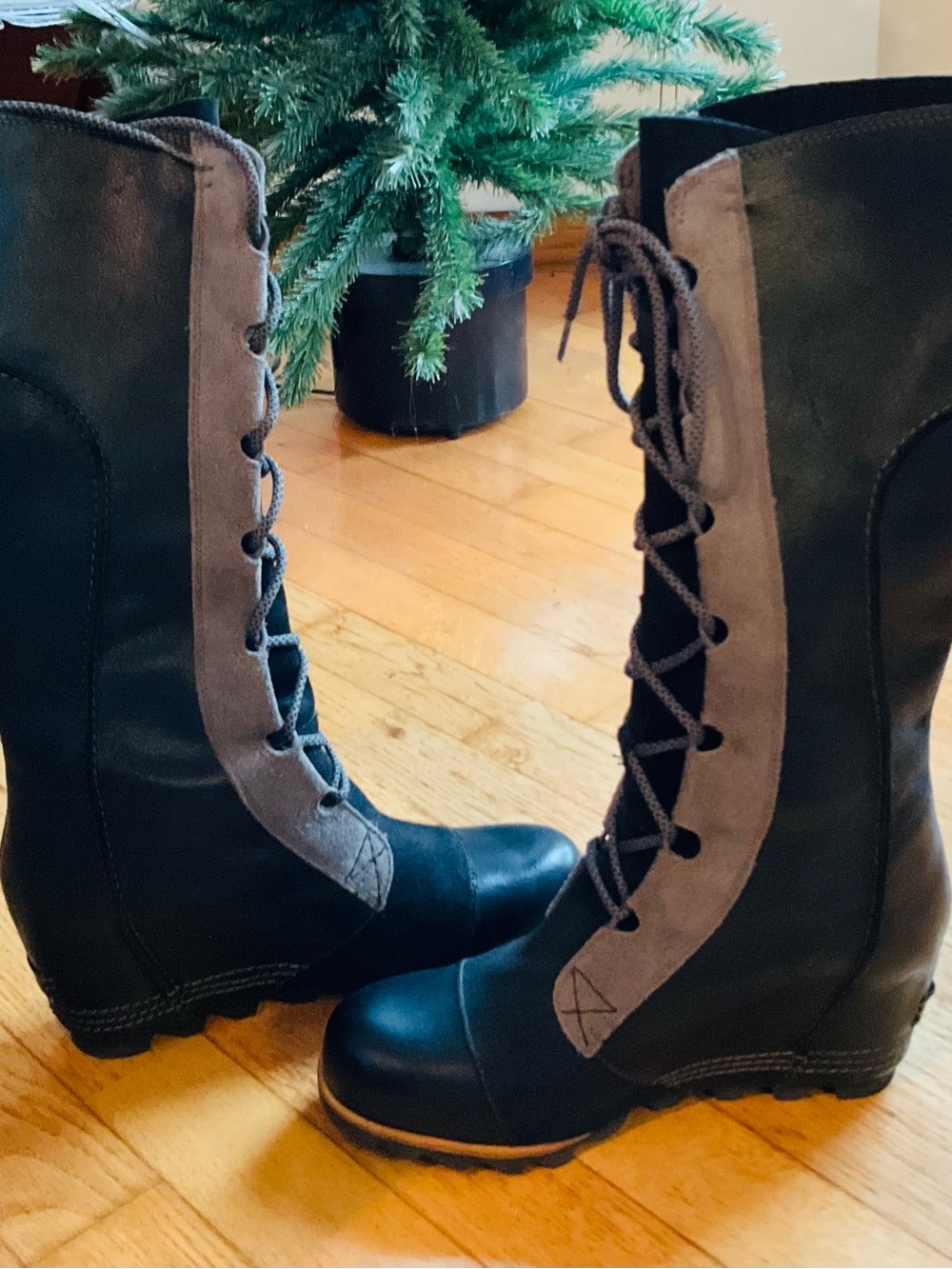 Sorel Joan of Artic Black and Gray Lace-Up Knee wedge Boots